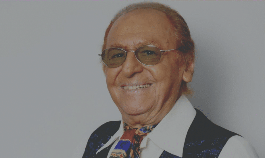 renzo-arbore-in-cammino-per-monte-sant'angelo-capitale-della-cultura.-“uno-dei-luoghi-piu-belli-del-mondo”-–-l'immediato