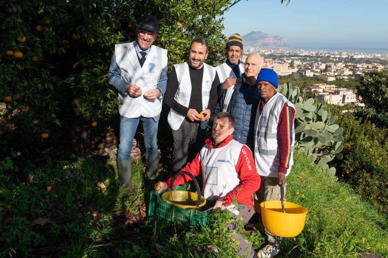 pasqua-e-solidarieta:-la-colomba-al-mandarino-tardivo-di-ciaculli-dello-chef-natale-giunta,-con-il-rotary-per-i-senza-tetto